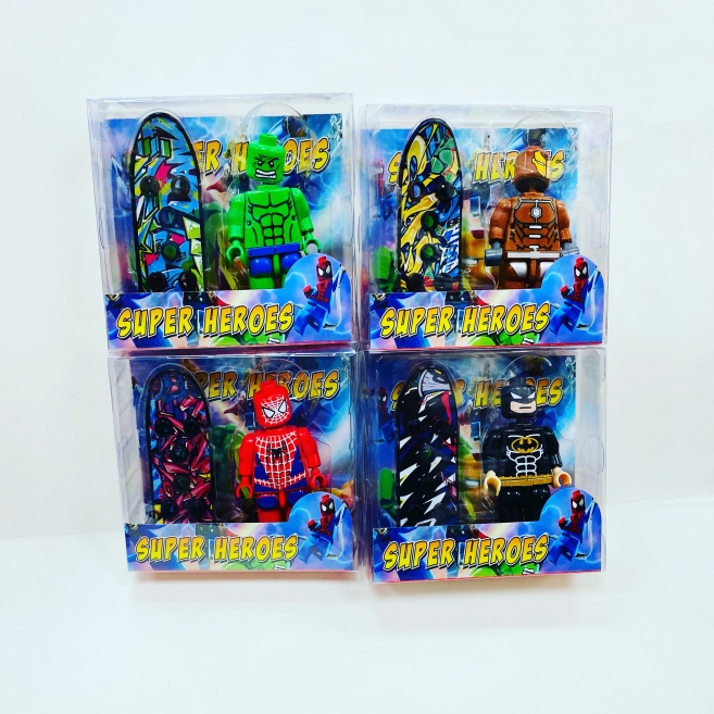 Super heroes lego pakette 12 adet var adeti 37.5₺